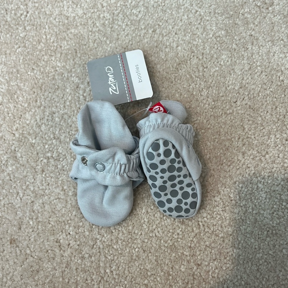 Zutano Light Gray Baby 3-mo Booties. NWOT!